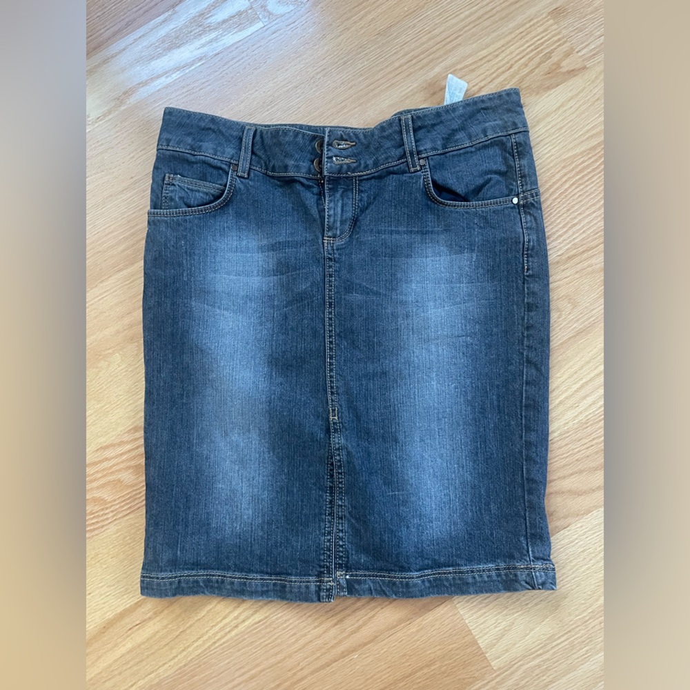 Classic Denim Skirt from Zara